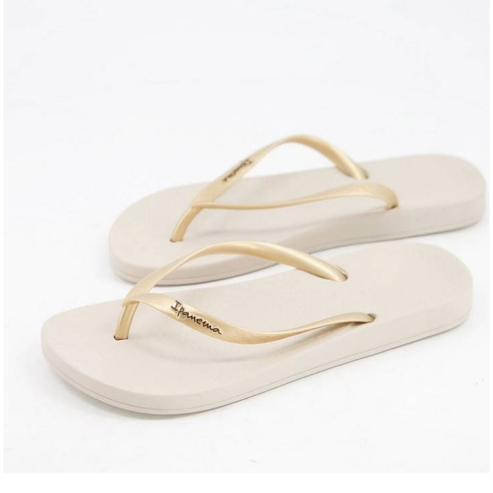 NEW flip-flops by Ipanema J080